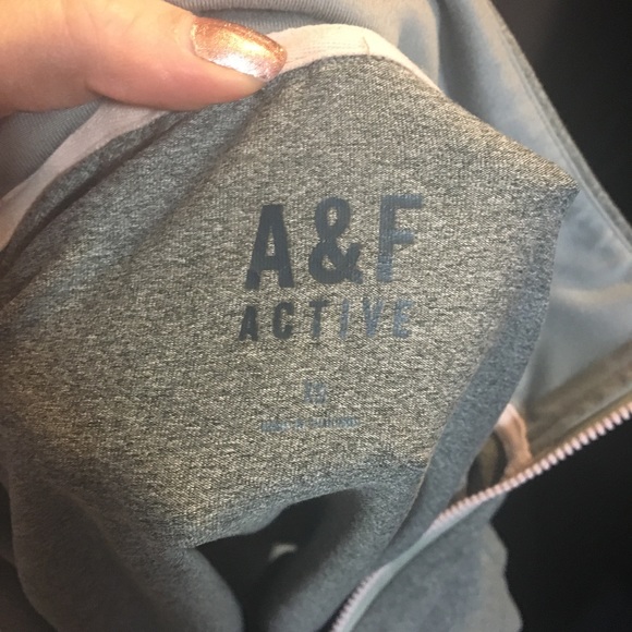 Three-quarter zip - Picture 7 of 7